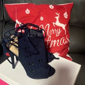 Open Toe Navy Rachel heels 4 1/2 in size 8 only wore once